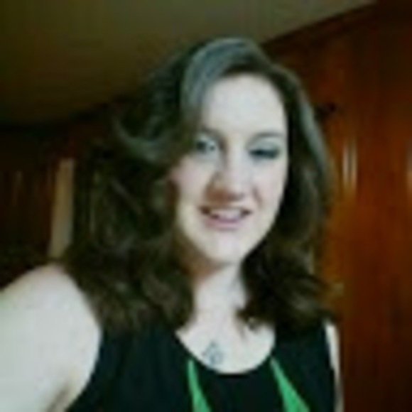 Meet your Posher, Stephanie - Picture 1 of 1